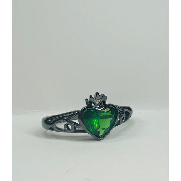EVIL QUEEN EMERALD BLACK GOLD  HEART RING SIZE 10 - Picture 1 of 8